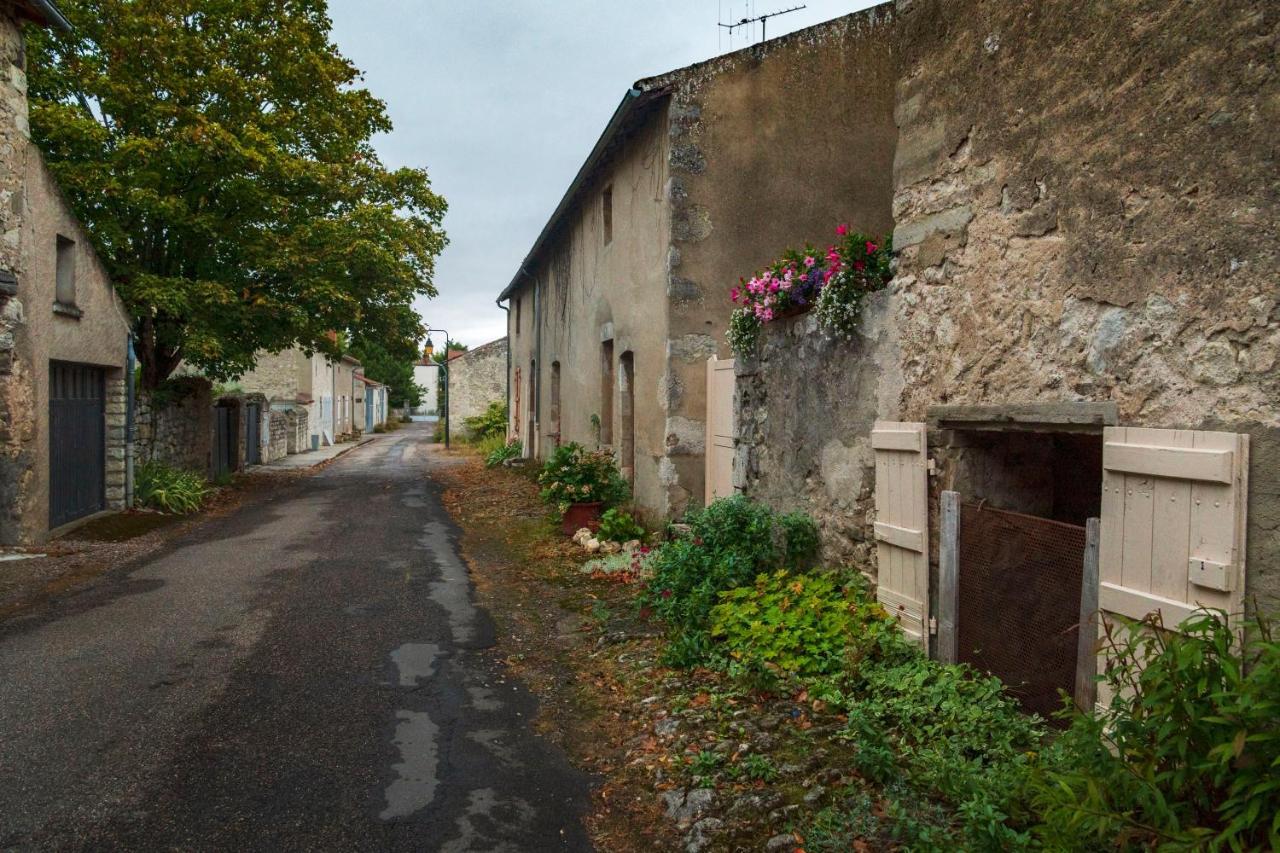 La Maison Du Prince De Conde Charroux-d'Allier Exterior photo