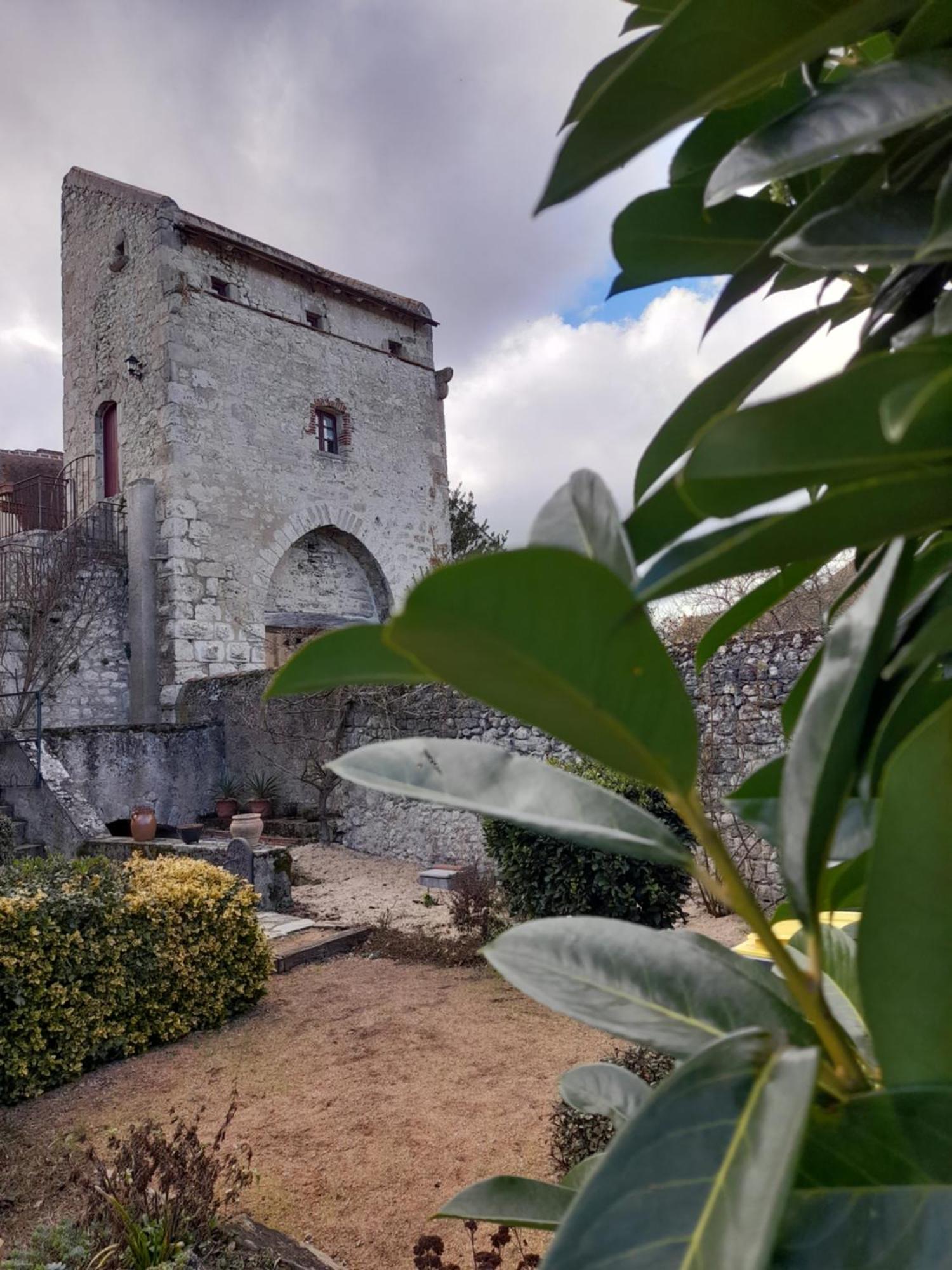 La Maison Du Prince De Conde Charroux-d'Allier Exterior photo